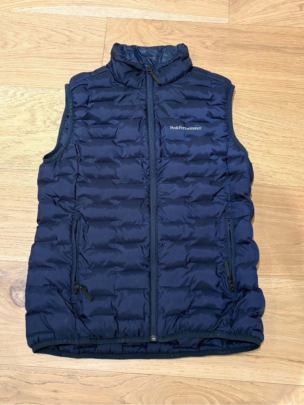 Peak Performance Navy Lightweight Puffer Vest Womens Size M